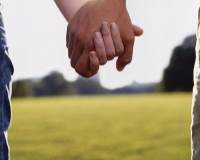 情侣手握手的真实图片 情侣握手照片真实高清两只手
