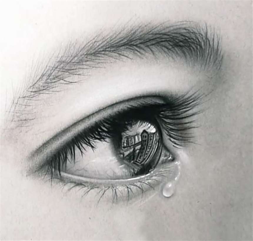 眼睛流眼泪的伤感图片