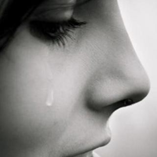 流泪的眼睛头像真人唯美悲伤微信伤感头像大全