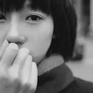 女生伤心流泪的头像女生头像