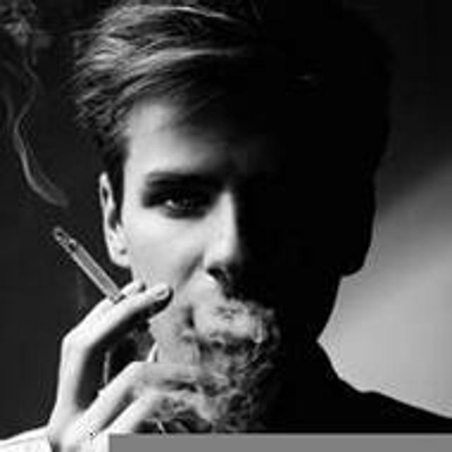 孤独寂寞的男生抽烟黑白qq头像图片分享