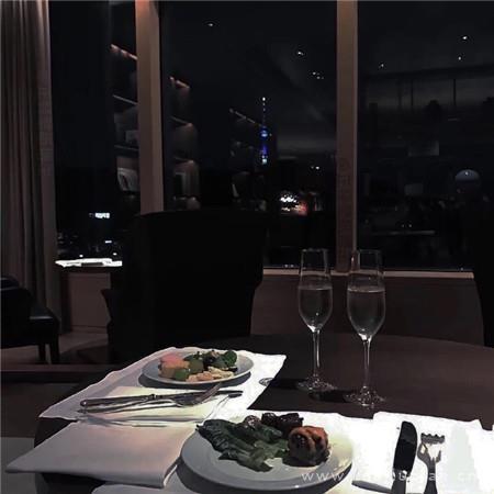 好看的空间背景图片（看起来有空间感的图片）