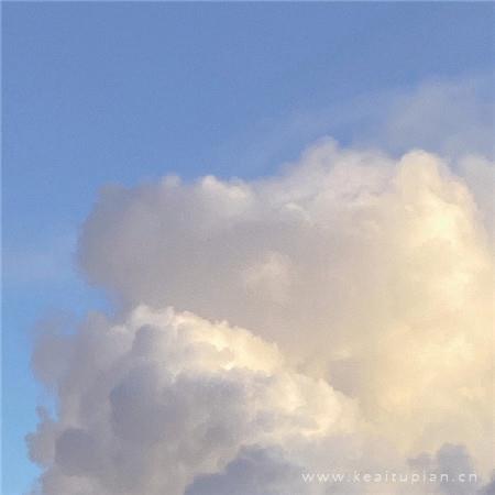 蓝色天空背景图高清 蓝色系天空背景图片