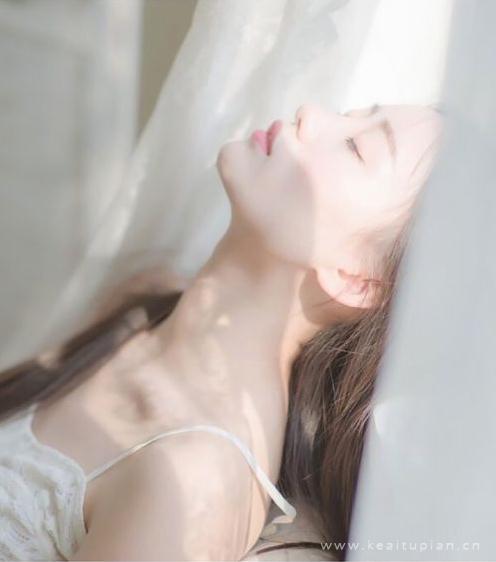 唯美好看的养眼女生微信背景壁纸图片