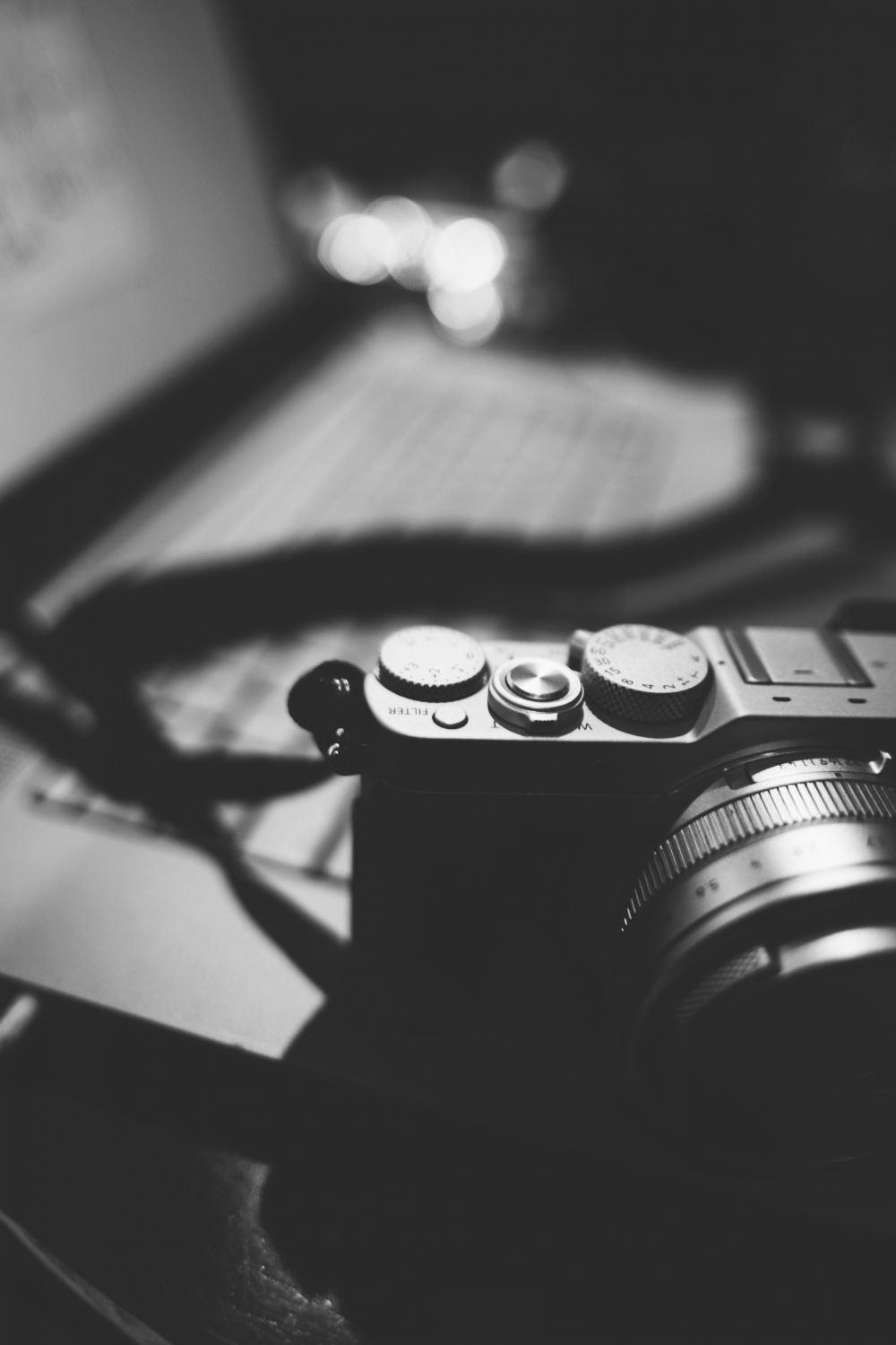 经典复古的照相机意境桌面壁纸大图图片