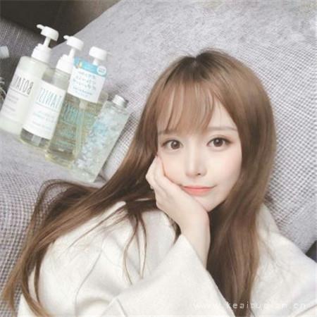 2021好看有气质的女生青春搞怪微信高清图片大全