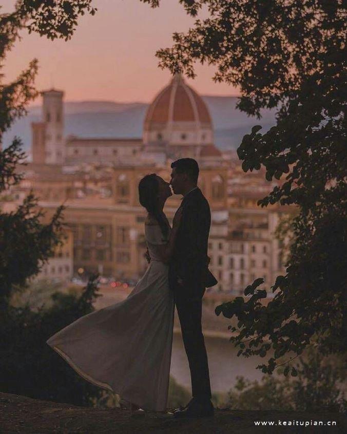 法式婚纱摄影浪漫夕阳落日唯美气息的情侣图片