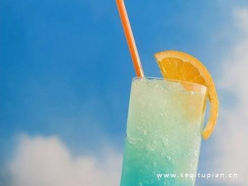 治愈唯美的书本饮品玫瑰花梦幻意境摄影图片