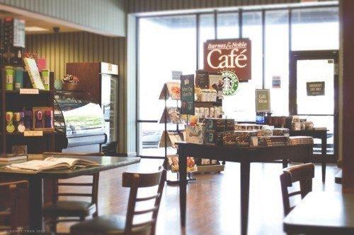 复古温馨的小书屋文艺清新照片图片