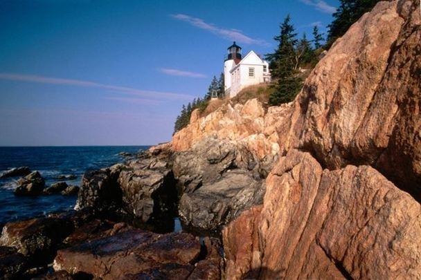 海边灯塔唯美高清风景图片