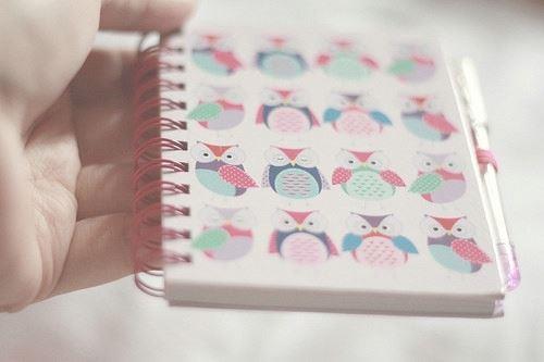 趣味可爱的手账本绘画唯美意境背景图片