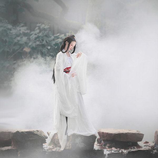 古风真人版美女起舞写真图片