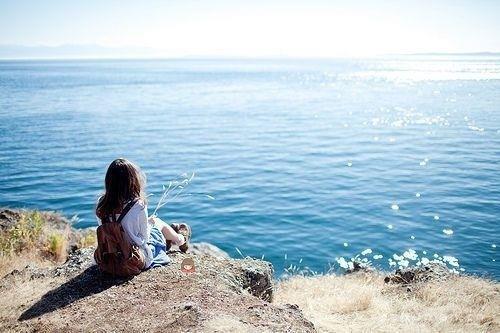 清新唯美的女生海边背景伤感个性qq图片