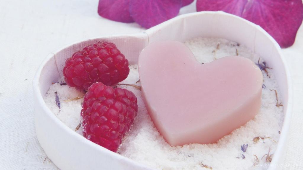 唯美好看的爱心精美电脑壁纸图片