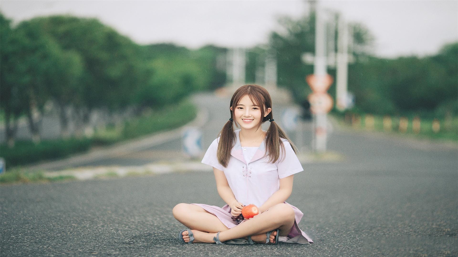 漂亮的清纯美女可爱俏皮高清图片桌面壁纸