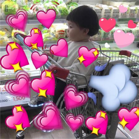 可爱搞怪萌娃微信大全2021最新 没出息给点甜头我就喜欢你图片