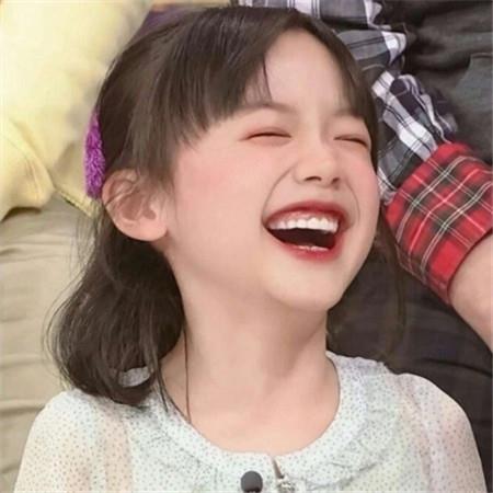 超可爱萌娃小女孩卖萌表情图片大全