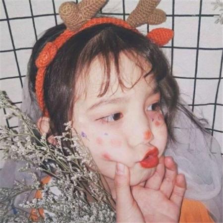 超可爱萌娃小女孩卖萌表情图片大全