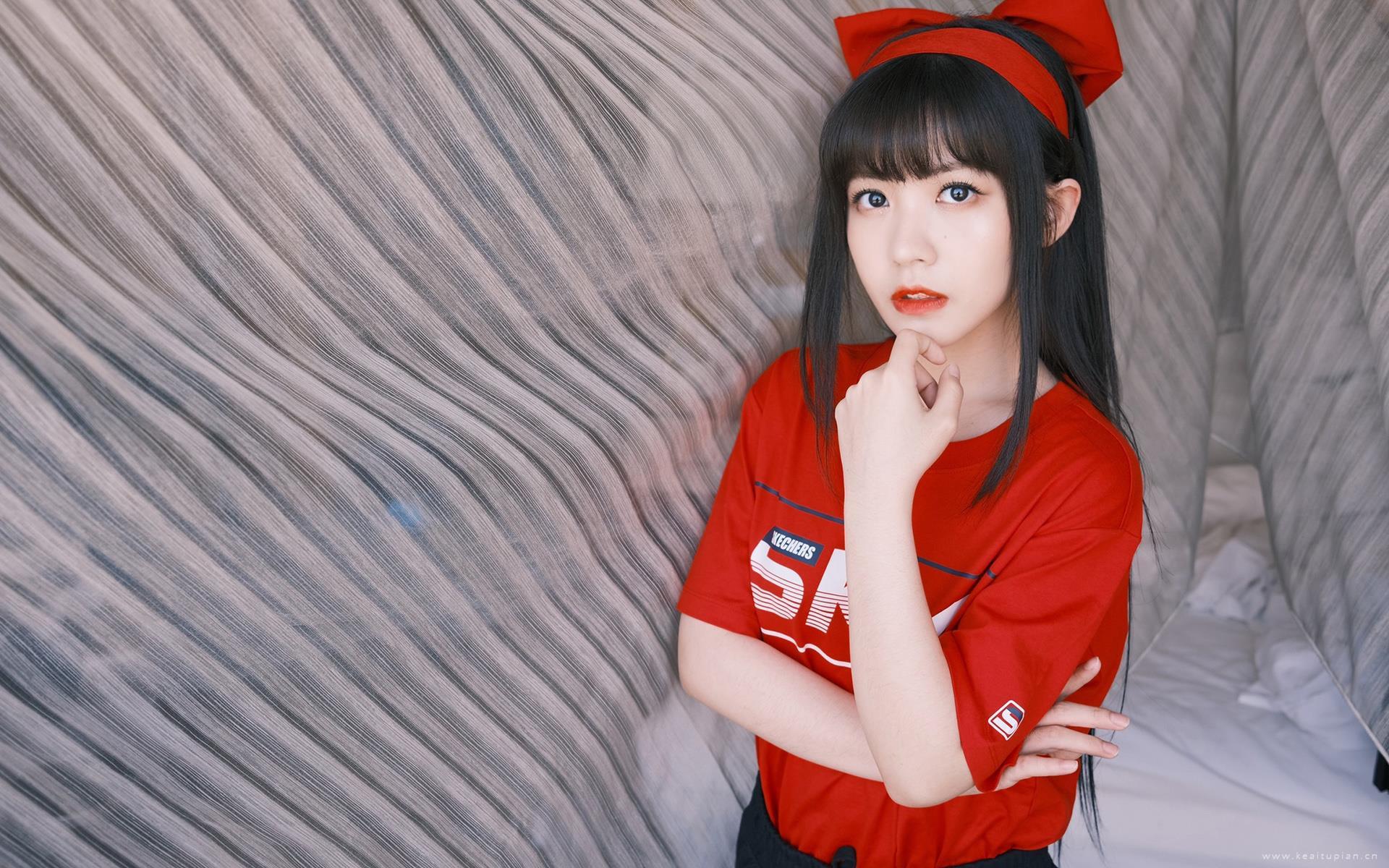 漂亮的赖美云蝴蝶结俏丽高清图片桌面壁纸