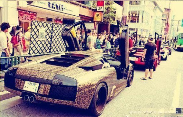 最新豹纹系的兰博基尼跑车看起来非常的帅气图片