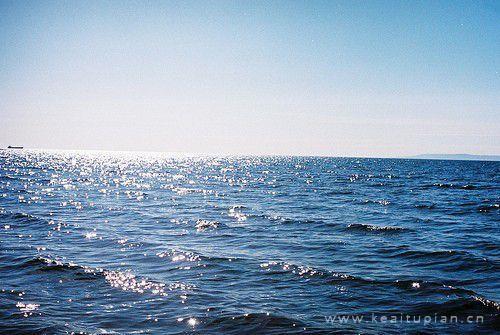 好看一直很喜欢这片蔚蓝色的海洋干净又漂亮图片