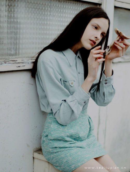 清纯养眼的欧美靓丽女生高清手机壁纸图片