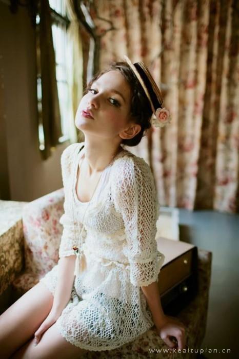 清纯养眼的欧美靓丽女生高清手机壁纸图片