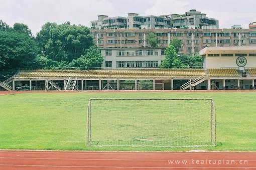 空荡荡的教室安静唯美壁纸图片大全
