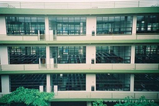 空荡荡的教室安静唯美壁纸图片大全
