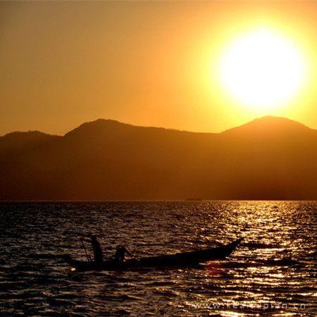 漂亮晚霞烧红半边天你好夕阳图片