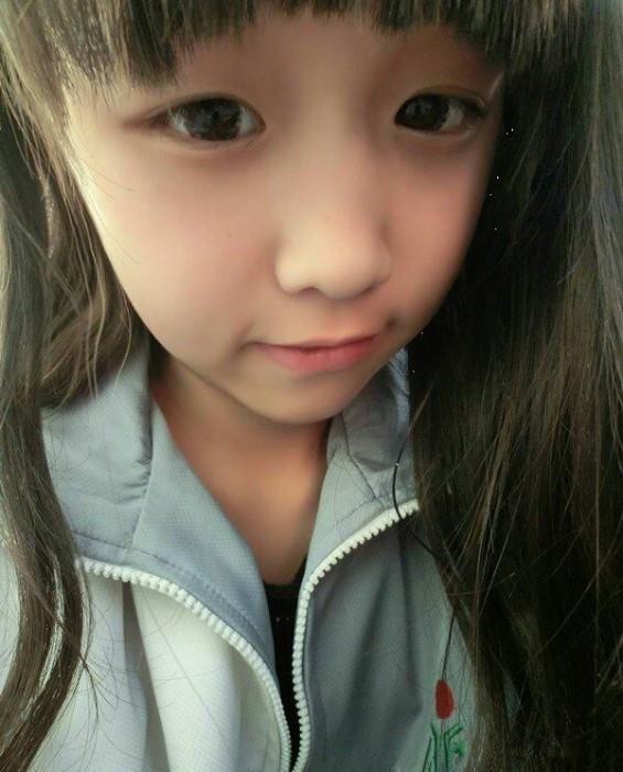 清纯可人的校园少女可爱唯美自拍图片