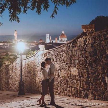 2021情侣有意境 时间很长爱会到来别慌图片