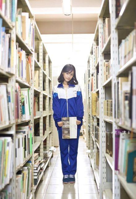 清纯美感十足的制服美女小清新写真图片
