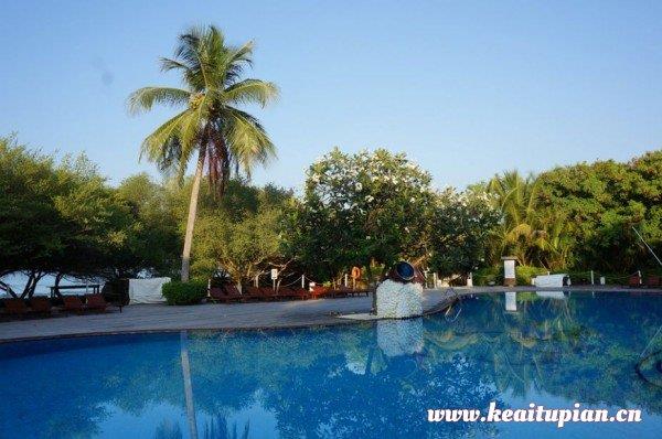 马尔代夫度假胜地唯美高清风景壁纸图片