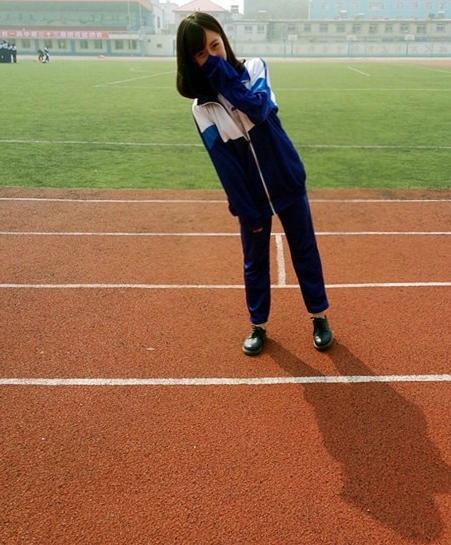 平凡的美源于校服赋予的青春气息图片