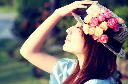 最新喜欢看你戴草帽的样子图片