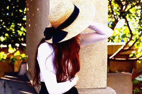 好看我不知道什么时候养成戴草帽的习惯图片