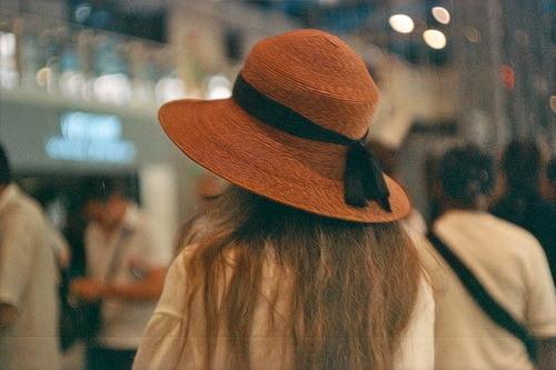 你戴着草帽的身影我难以忘怀图片