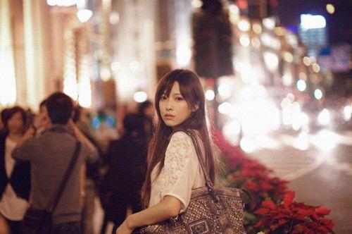 穿着清凉的日韩范美女街拍户外写真图片