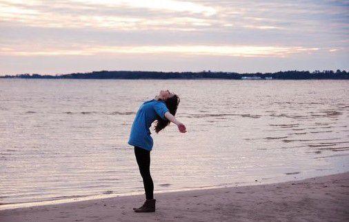 去海边吧怀抱海风留恋在这样的美景之中图片