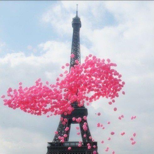 超美气球不孤独却往孤独的蓝天飞翔图片