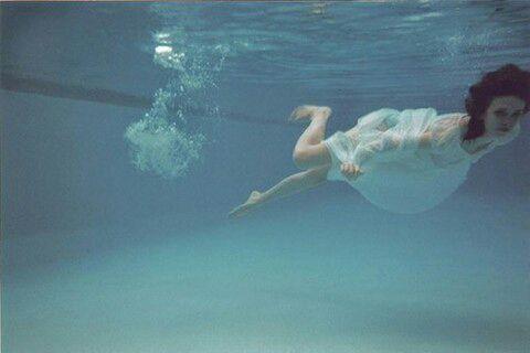 最新我潜入海底却像看穿蓝天图片