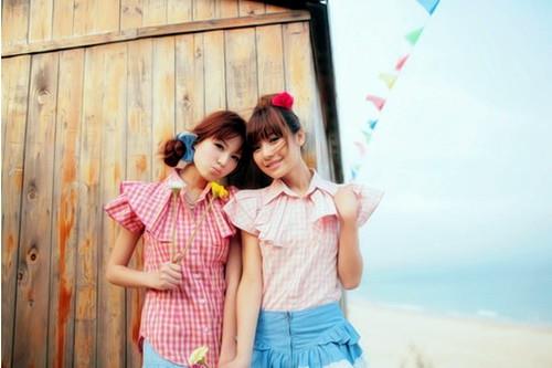 好看手舞足蹈狂妄地笑，只不过有你友情陪伴图片