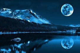 唯美流星划过的夜空月亮悬挂在空中陪伴着意境图片