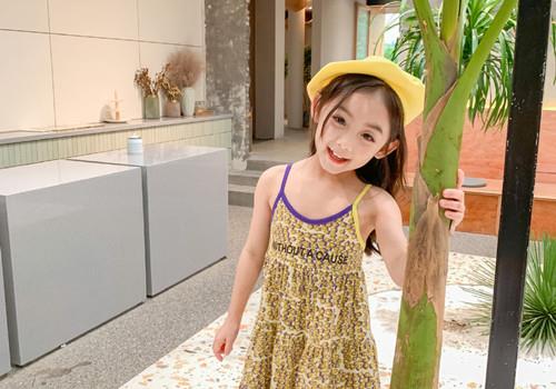 可爱小萝莉呆萌 超可爱的沈佳昕图片