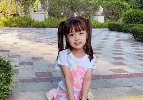 超可爱小萝莉哈琳 最萌萝莉小哈琳图片