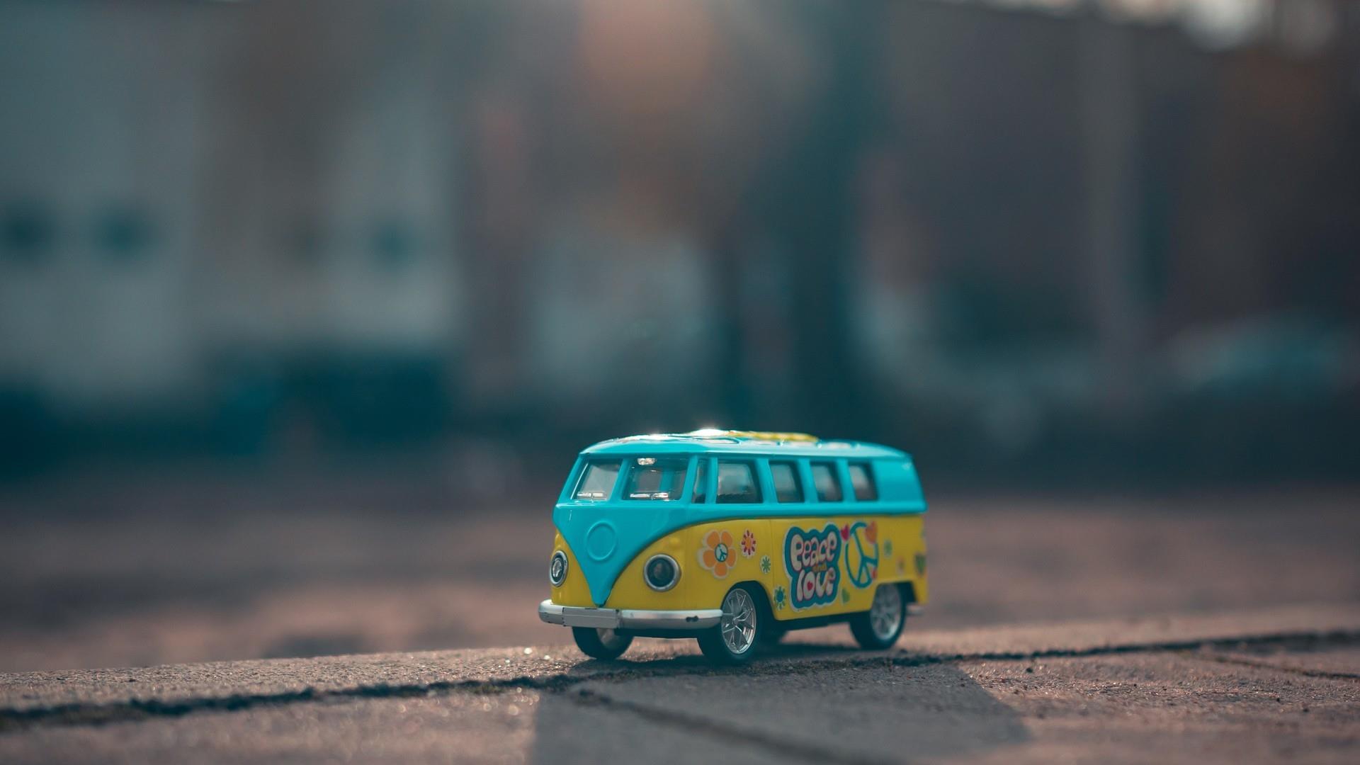 好看精致可爱的玩具汽车图片桌面壁纸