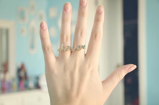 关于女生手的唯美图片