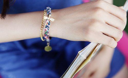 关于女生手的唯美图片