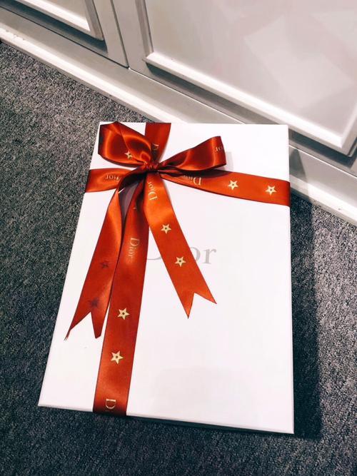 新年礼物图片 过新年送礼物图片